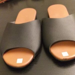 Slippers For Narrow Feet 